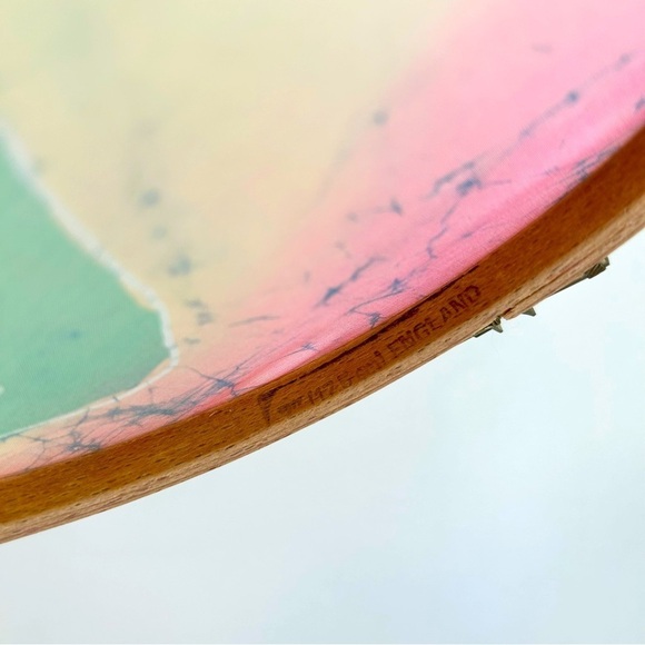 Signed Hand painted silk embroidery silk art on wood hoop 7” - Picture 4 of 8